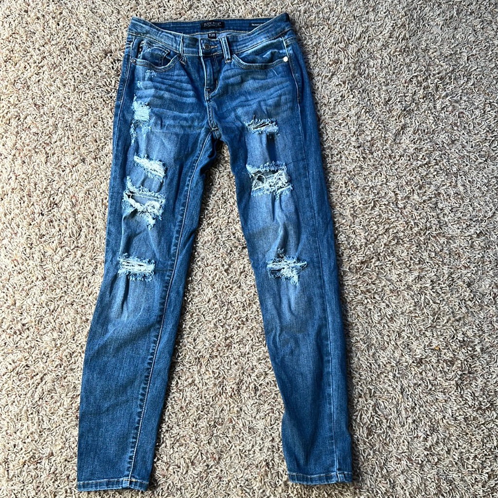 Destroyed Jeans
